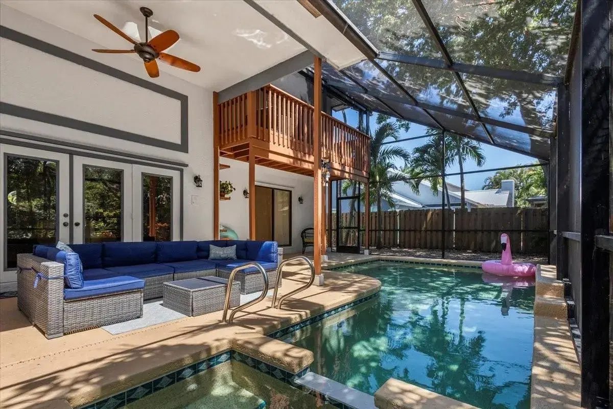 Picture of 2250 SE Country Club Lane, Stuart, FL 34996