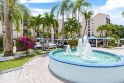 Picture of 7572 Regency Lake Drive 302, Boca Raton, FL 33433