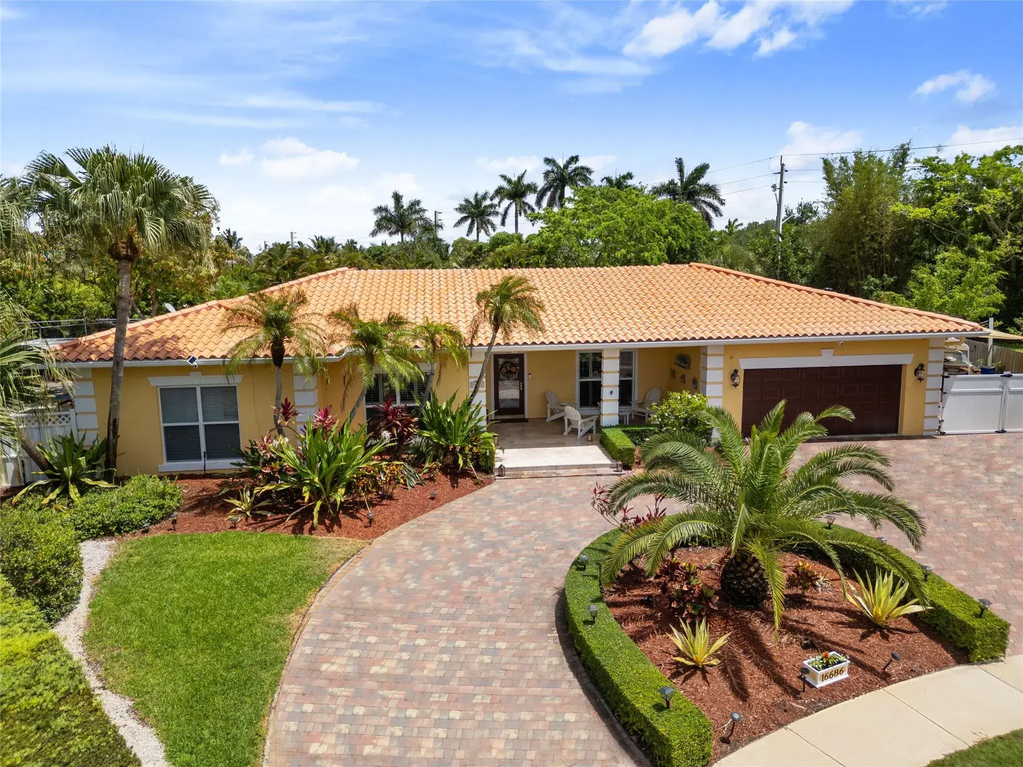 Picture of 16686 Golfview Dr, Weston, FL 33326