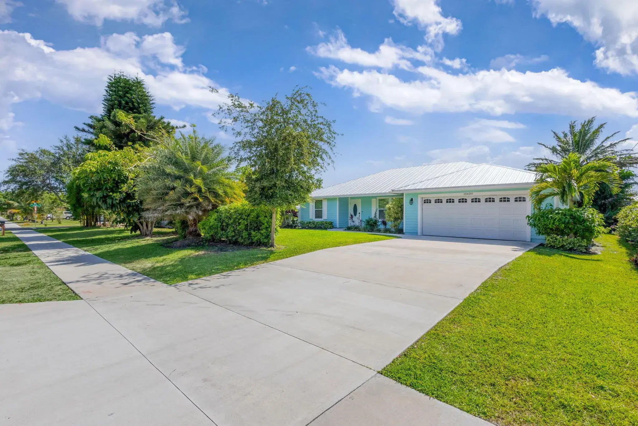 Picture of 10600 SE Gomez Avenue, Hobe Sound, FL 33455