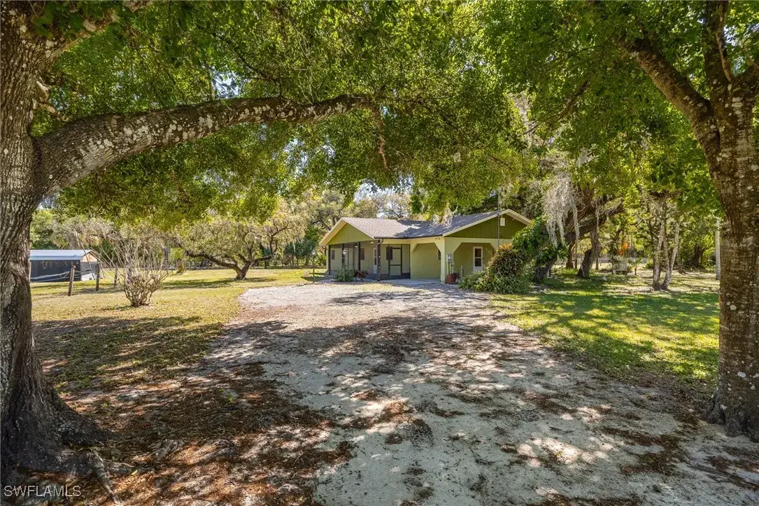 Picture of 1301 Jacks Ln, Fort Denaud, FL 33935