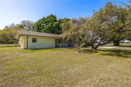 Picture of 1301 Jacks Ln, Fort Denaud, FL 33935