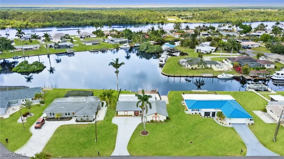 Picture of 13846 Sleepy Hollow Ln, Fort Myers, FL 33905