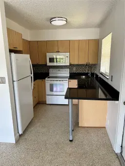 Picture of 305 NE 16Th St C8, Fort Lauderdale, FL 33304