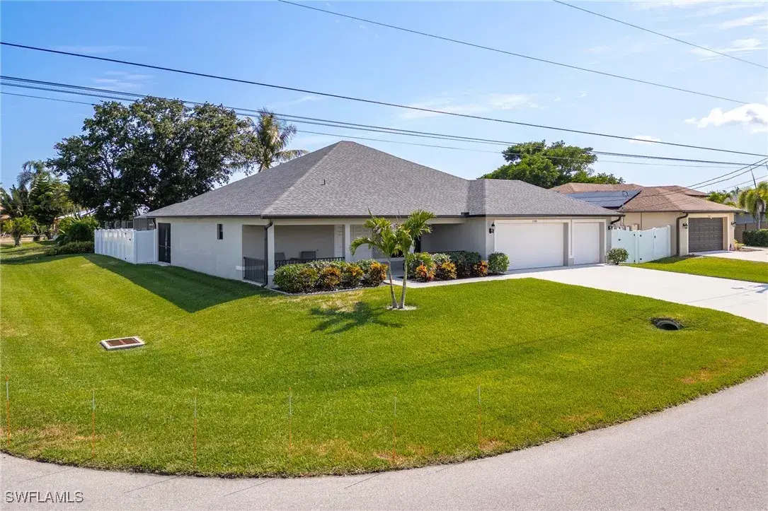 Picture of 1108 SE 19Th Ln, Cape Coral, FL 33990