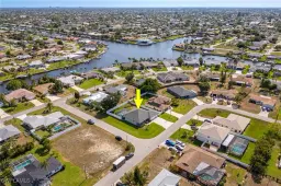 Picture of 1108 SE 19Th Ln, Cape Coral, FL 33990