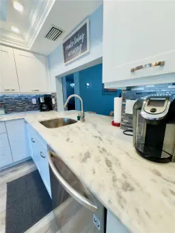 Picture of 4000 Crystal Lake Dr 114, Deerfield Beach, FL 33064