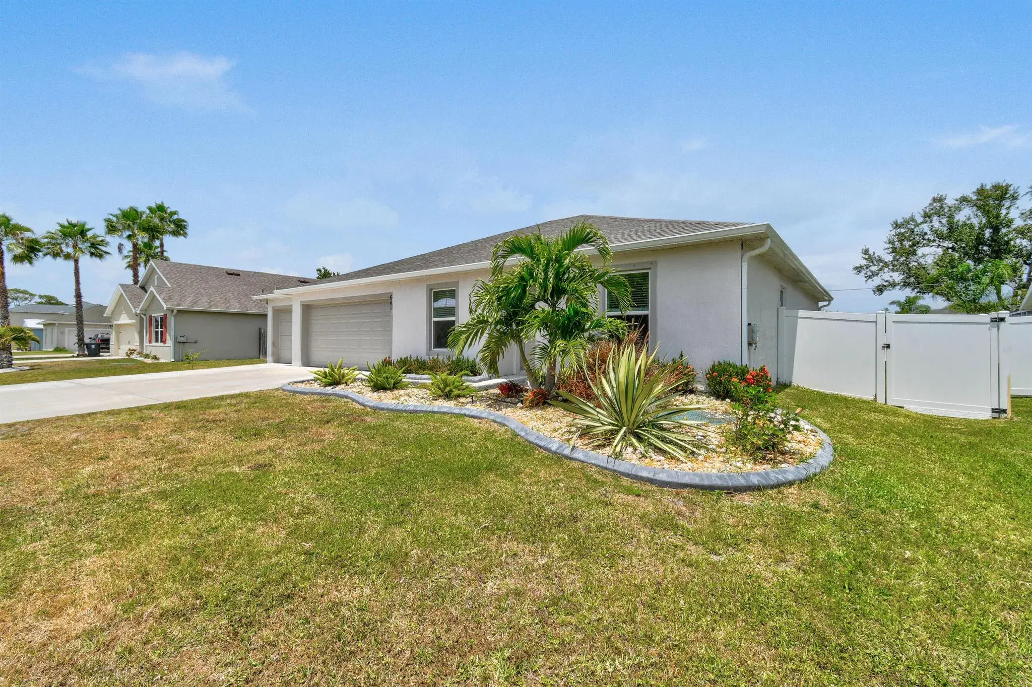Picture of 641 SE Starflower Avenue, Port St Lucie, FL 34983