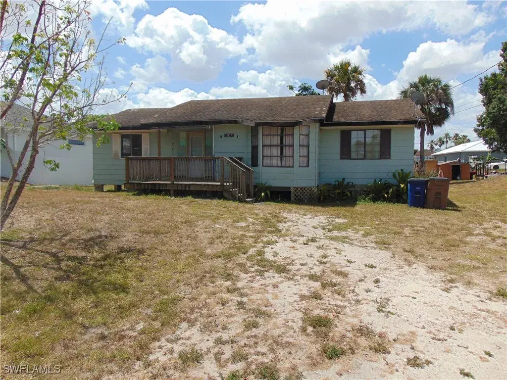 Picture of 2917 13Th St W, Lehigh Acres, FL 33971