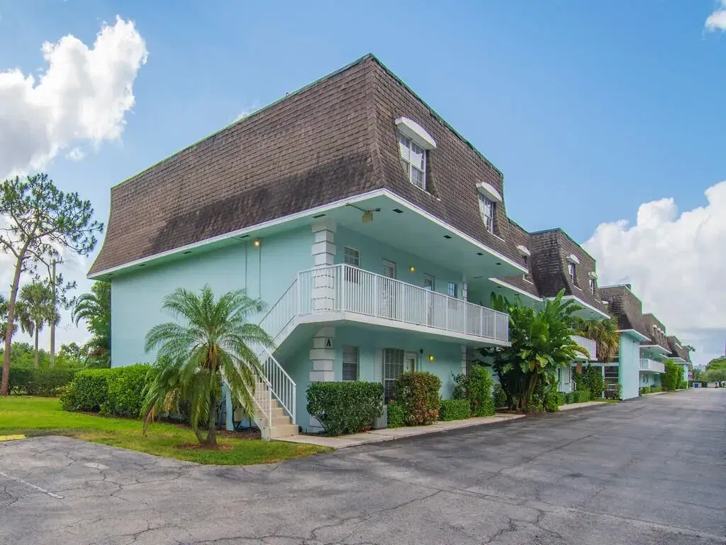 Picture of 1901 Indian River Boulevard 201, Vero Beach, FL 32960