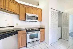 Picture of 9 Via De Casas Sur 203, Boynton Beach, FL 33426