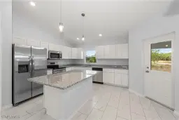 Picture of 2001 Inglewood Cir, Labelle, FL 33935