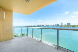 Picture of 2640 Lake Shore Drive 614, Riviera Beach, FL 33404