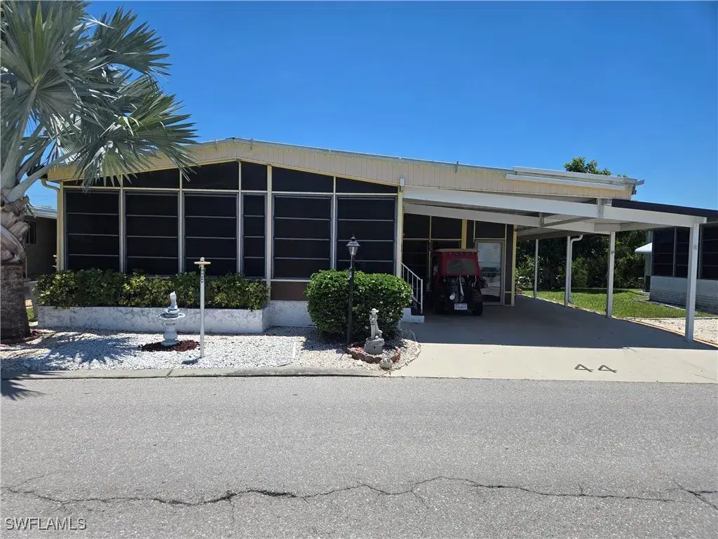 Picture of 44 Nicklaus Blvd, North Fort Myers, FL 33903