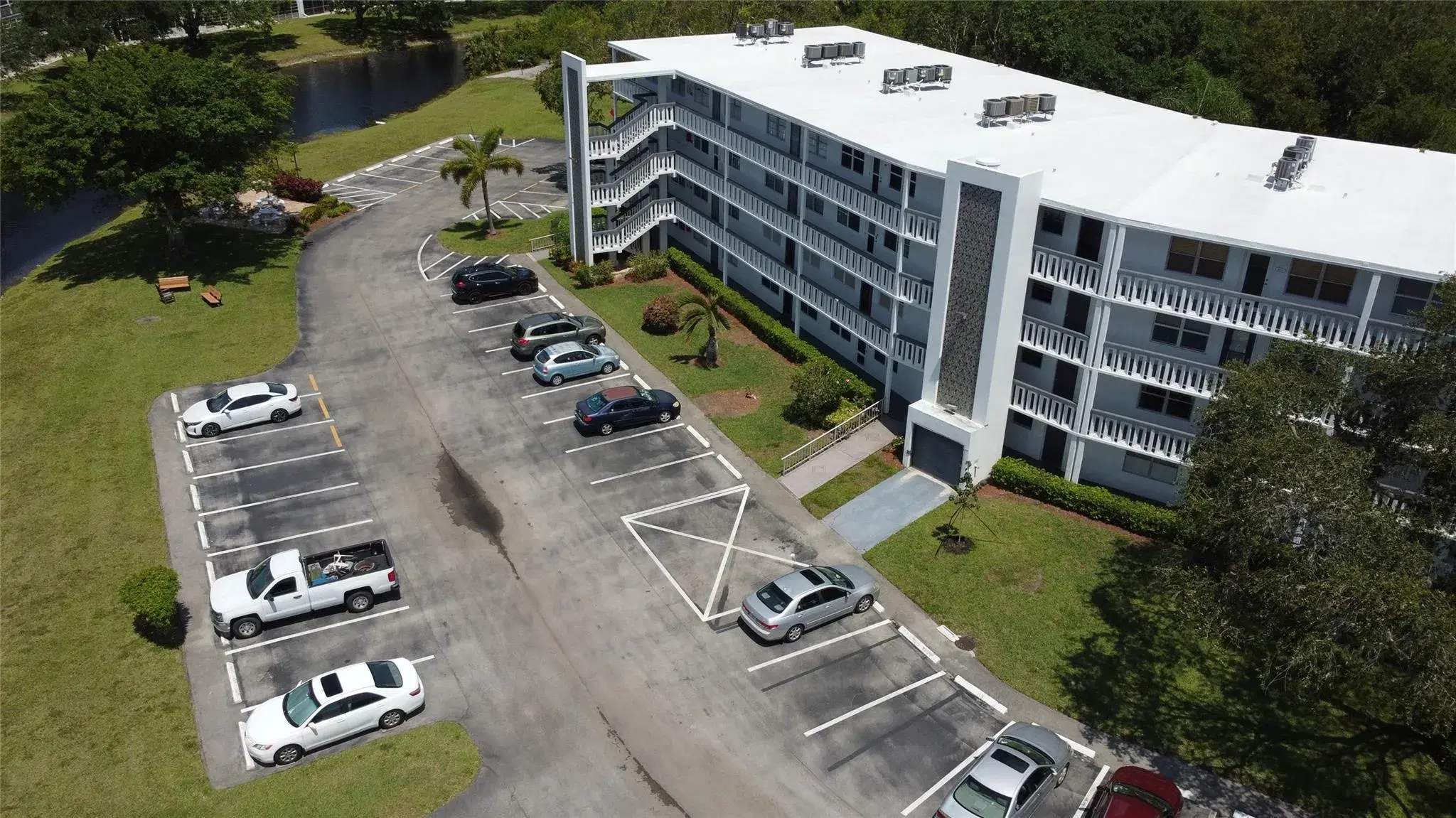 Picture of 2071 Oakridge F 2071, Deerfield Beach, FL 33442