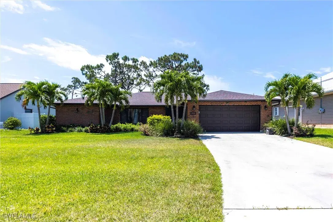 Picture of 860 SW 18Th Ter, Cape Coral, FL 33991