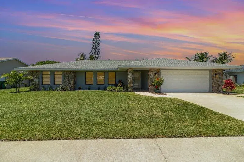 Picture of 660 S Hedgecock Square, Satellite Beach, FL 32937