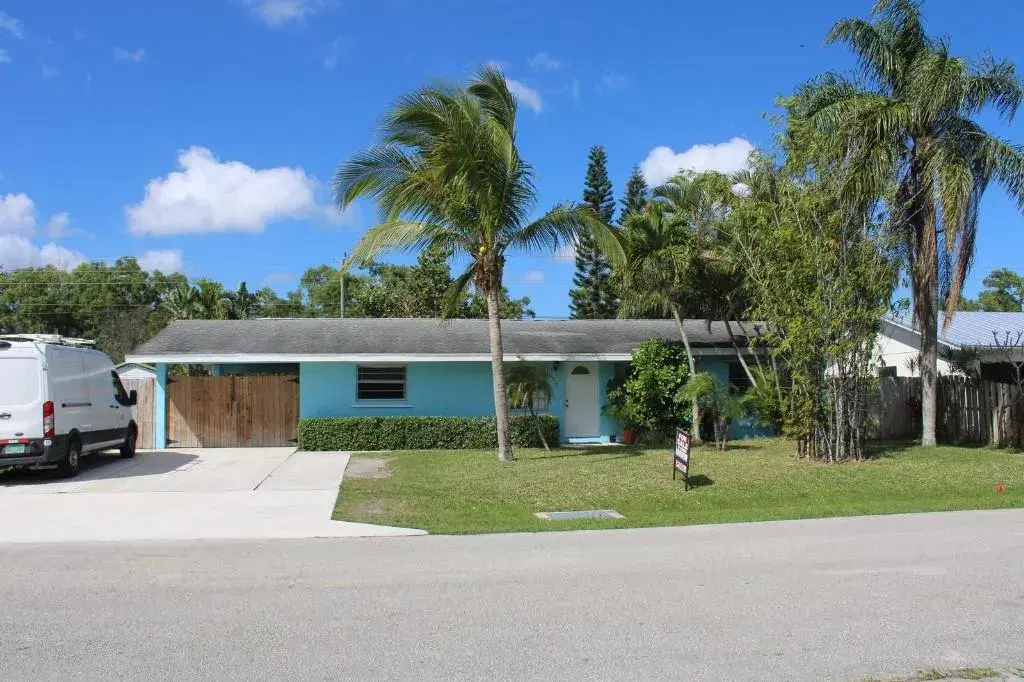 Picture of 1963 SE Washington St, Stuart, FL 34997