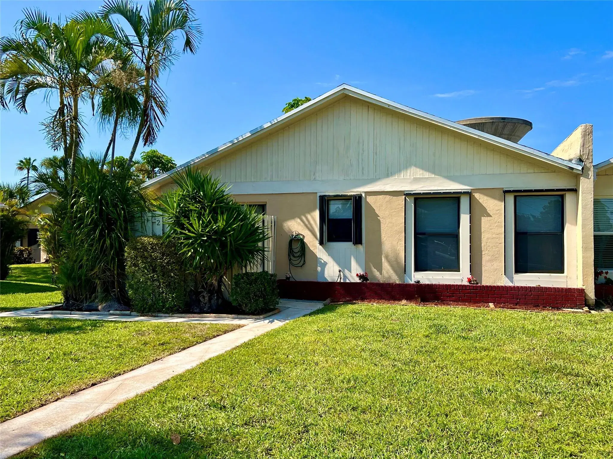 Picture of 211 SE 1St Cir 211, Boynton Beach, FL 33435