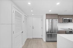 Picture of 13800 Highland Dr # 504, North Miami Beach, FL 33181