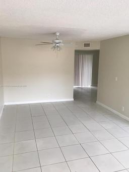 Picture of 5962 NW 29Th Pl # 112, Sunrise, FL 33313