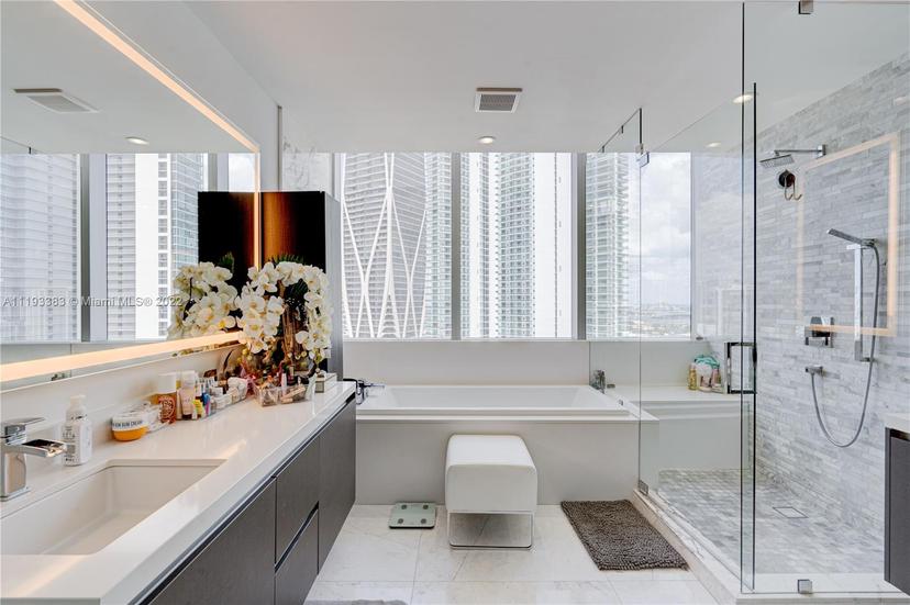 Picture of 851 NE 1St Ave # 2901, Miami FL 33132