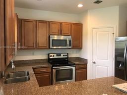 Picture of 317 NE 194Th Ln # 317, Miami, FL 33179