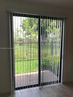 Picture of 317 NE 194Th Ln # 317, Miami, FL 33179