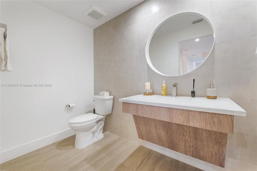 Picture of 120 Salamanca Ave # 4A, Coral Gables FL 33134
