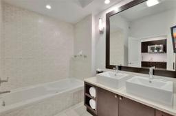 Picture of 5300 NW 87Th Ave # 606, Doral, FL 33178