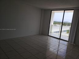 Picture of 13499 Biscayne Blvd # 712, North Miami, FL 33181