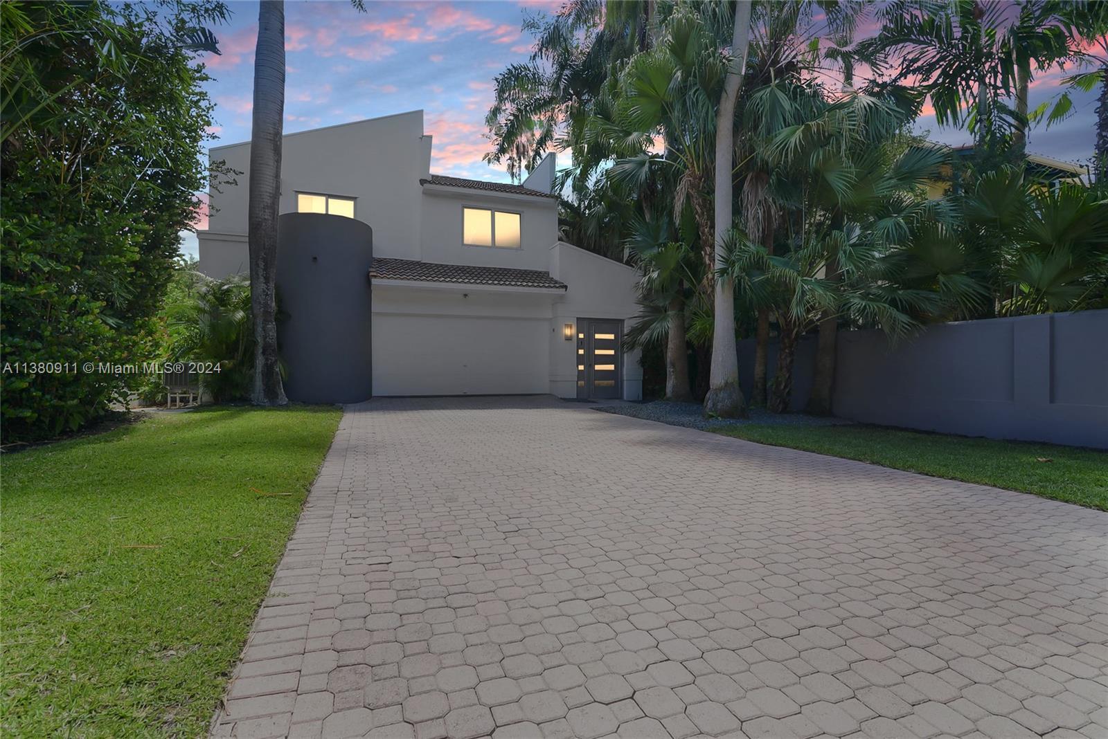 Picture of 147 Golden Beach Dr, Golden Beach, FL 33160