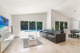 Picture of 147 Golden Beach Dr, Golden Beach, FL 33160