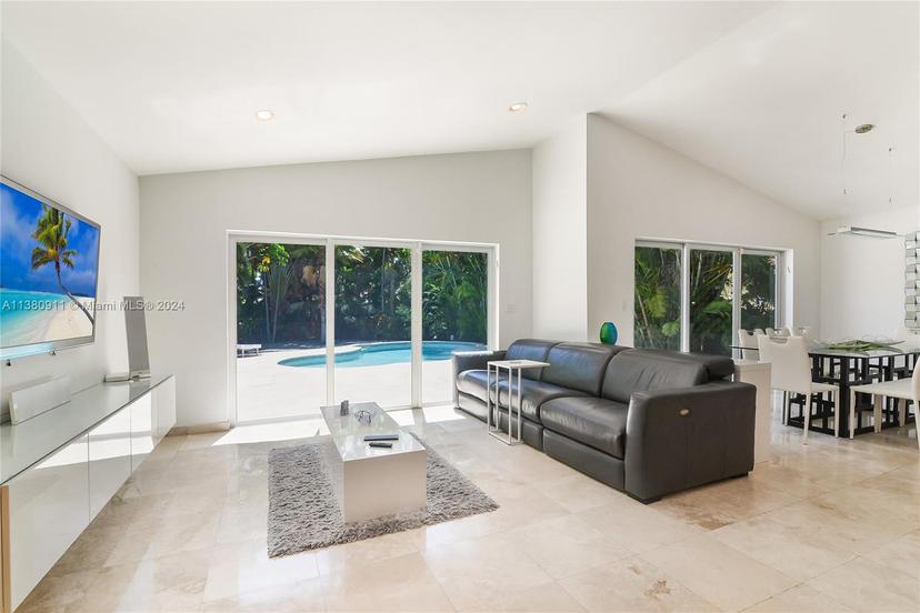 Picture of 147 Golden Beach Dr, Golden Beach FL 33160