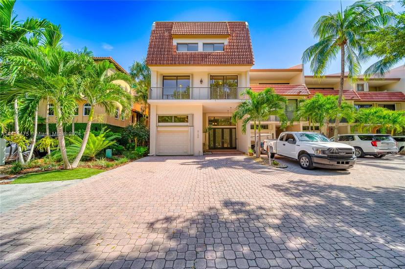 Picture of 6150 Paradise Point Dr # 6150, Palmetto Bay FL 33157