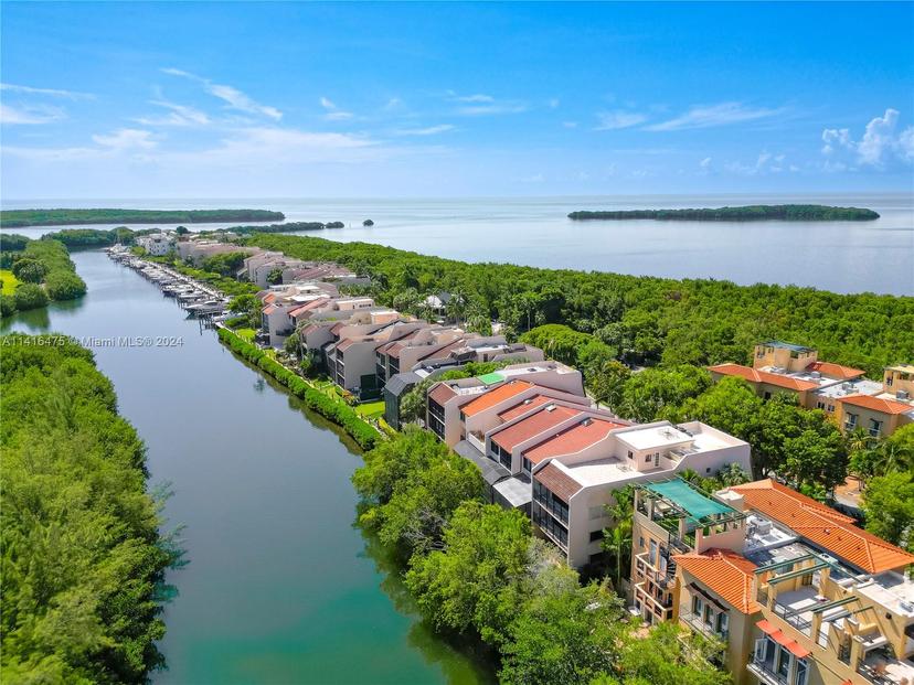 Picture of 6150 Paradise Point Dr # 6150, Palmetto Bay FL 33157