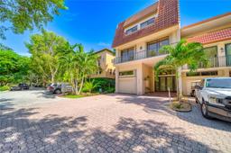 Picture of 6150 Paradise Point Dr # 6150, Palmetto Bay, FL 33157