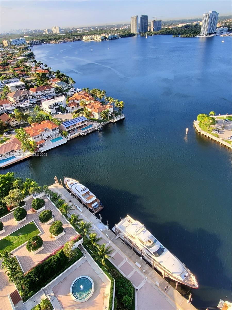Picture of 1000 W Island Blvd # 2612, Aventura, FL 33160