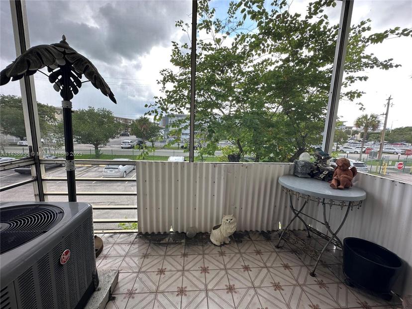 Picture of 16790 NE 14Th Ave # 202, Miami FL 33162