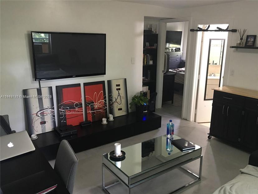 Picture of 2612 NE 206Th St, Miami FL 33180