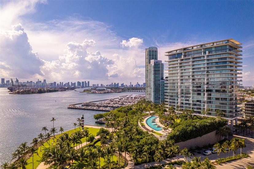 Picture of 800 S Pointe Dr # 1404, Miami Beach FL 33139