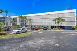 Picture of 875 NE 195Th St # 211, Miami, FL 33179