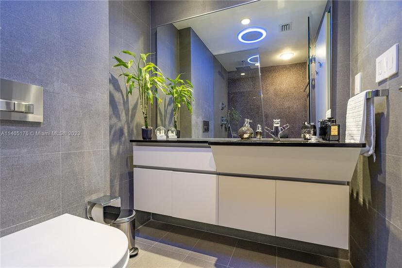 Picture of 2627 S Bayshore Dr # 1408, Miami FL 33133