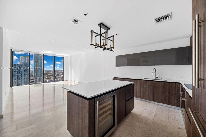 Picture of 68 SE 6Th St # 2410, Miami FL 33131