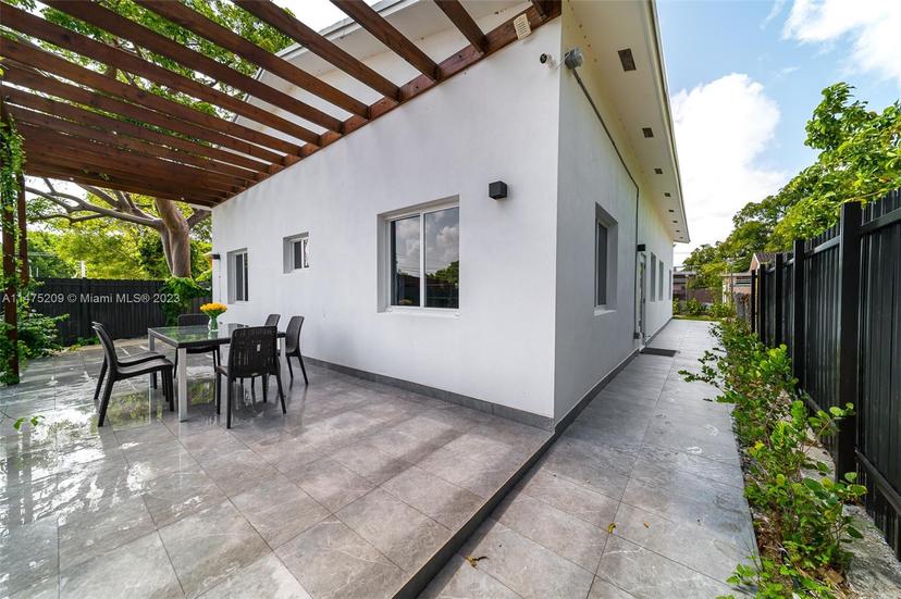 Picture of 112 NW 10Th St, Hallandale Beach FL 33009