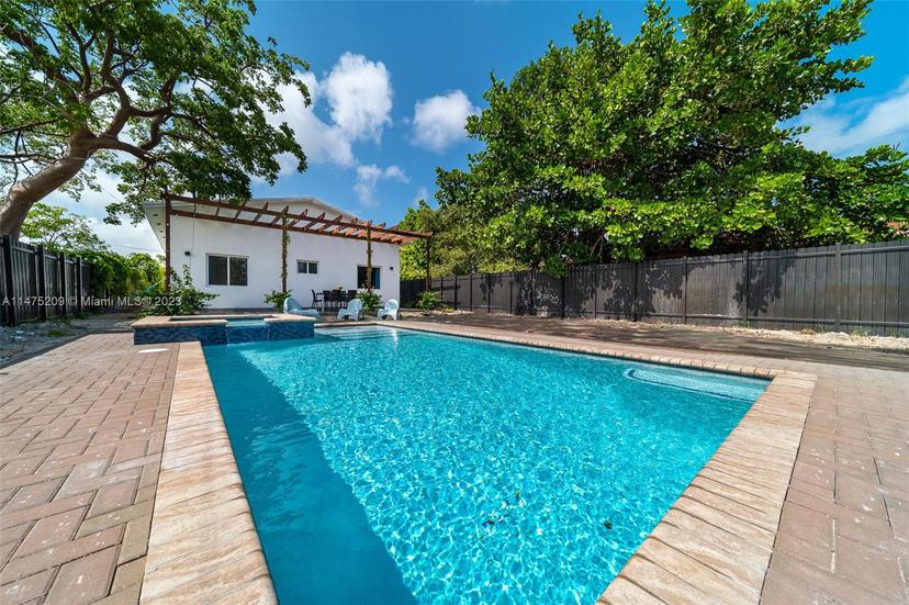 Picture of 112 NW 10Th St, Hallandale Beach FL 33009