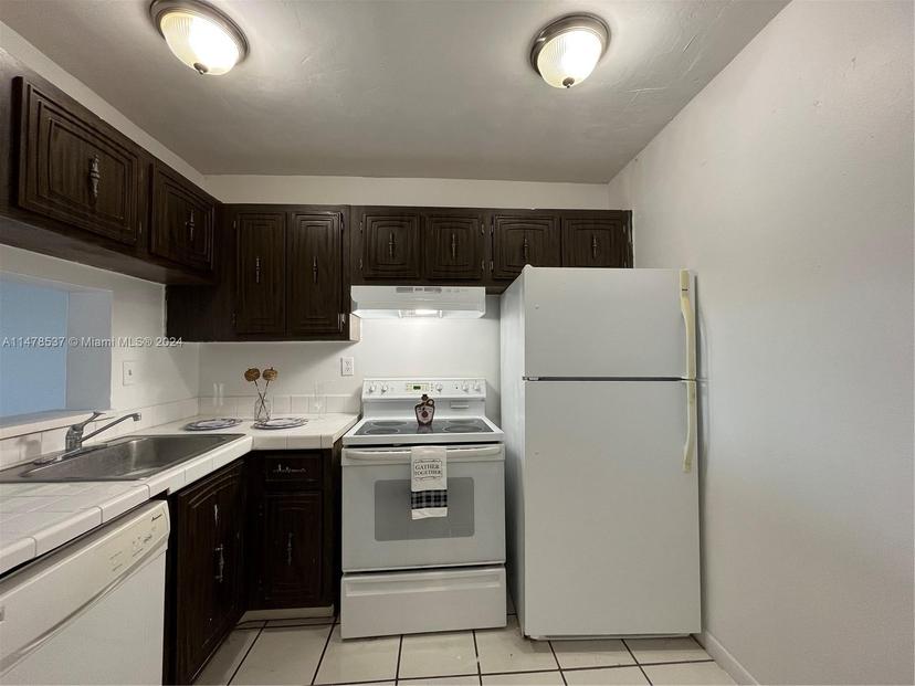 Picture of 492 NW 165Th St Rd # 611, Miami FL 33169