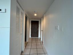 Picture of 492 NW 165Th St Rd # 611, Miami, FL 33169