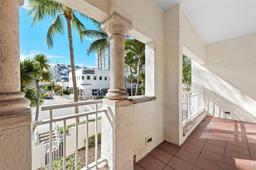 Picture of 1415 Sunset Harbour Dr # 204, Miami Beach, FL 33139