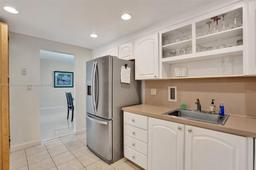 Picture of 4001 S Ocean Dr # 7C, Hollywood, FL 33019